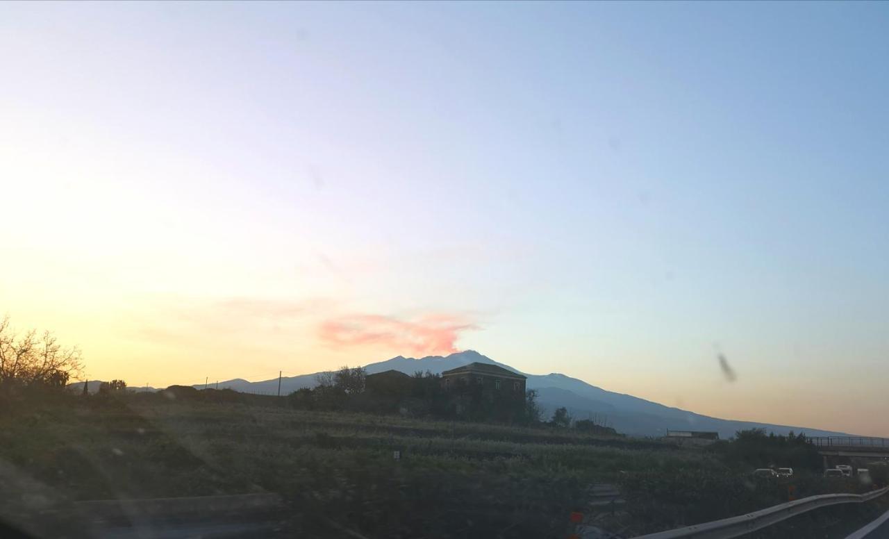 شقة Casa Donna Rosaria Tra Etna E Taormina ريبوسْتو المظهر الخارجي الصورة
